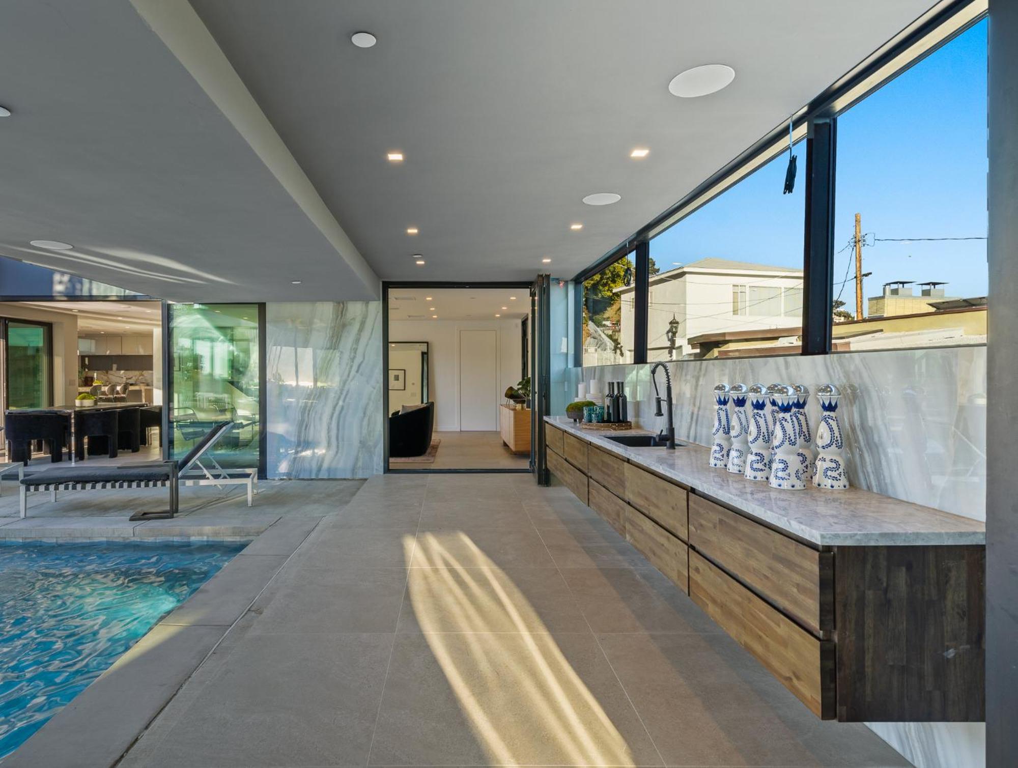 Ocean To City Views, Fire Feature, Water Falls Dream Oasis - Los Angeles — Photos 2